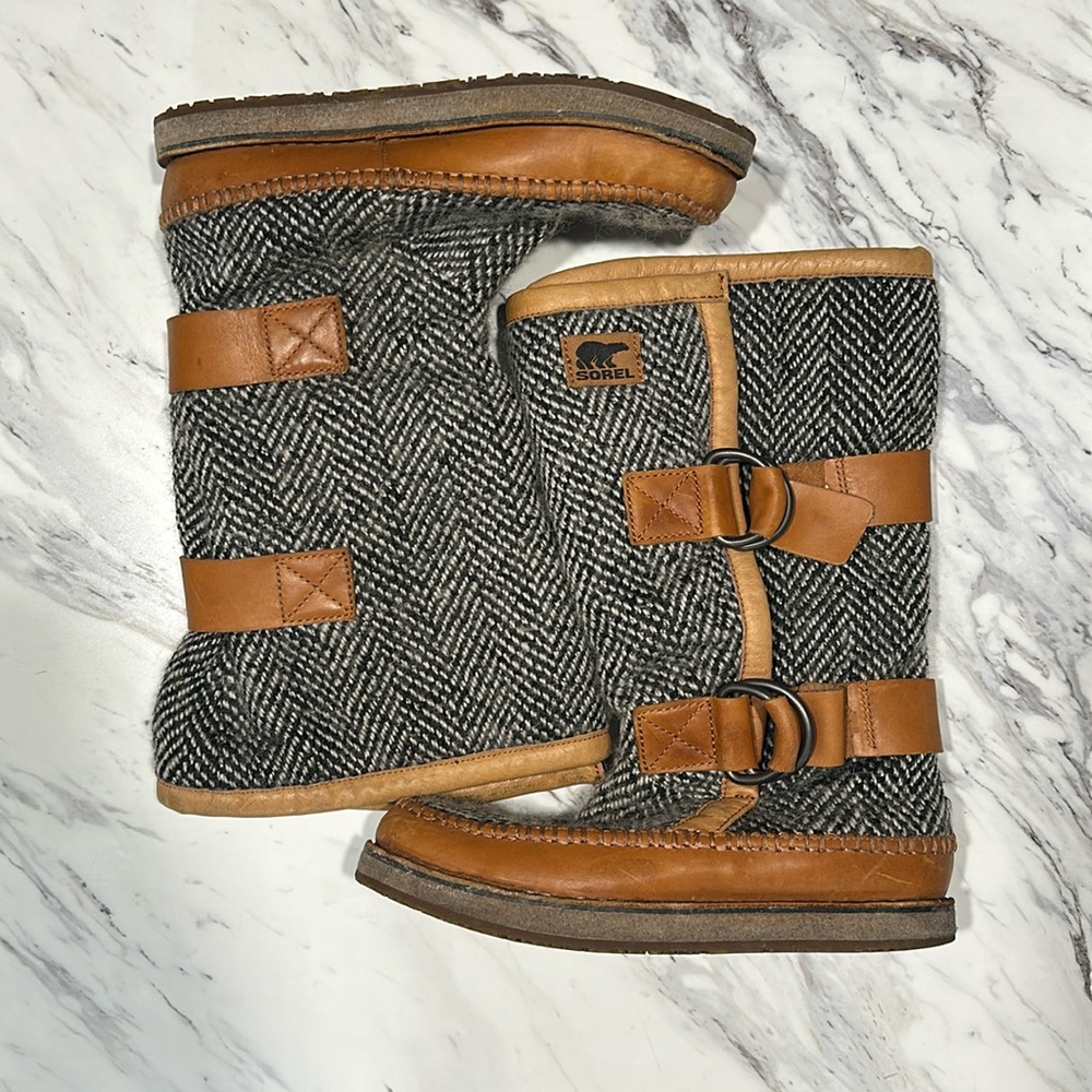 Sorel wool boots, size 8
